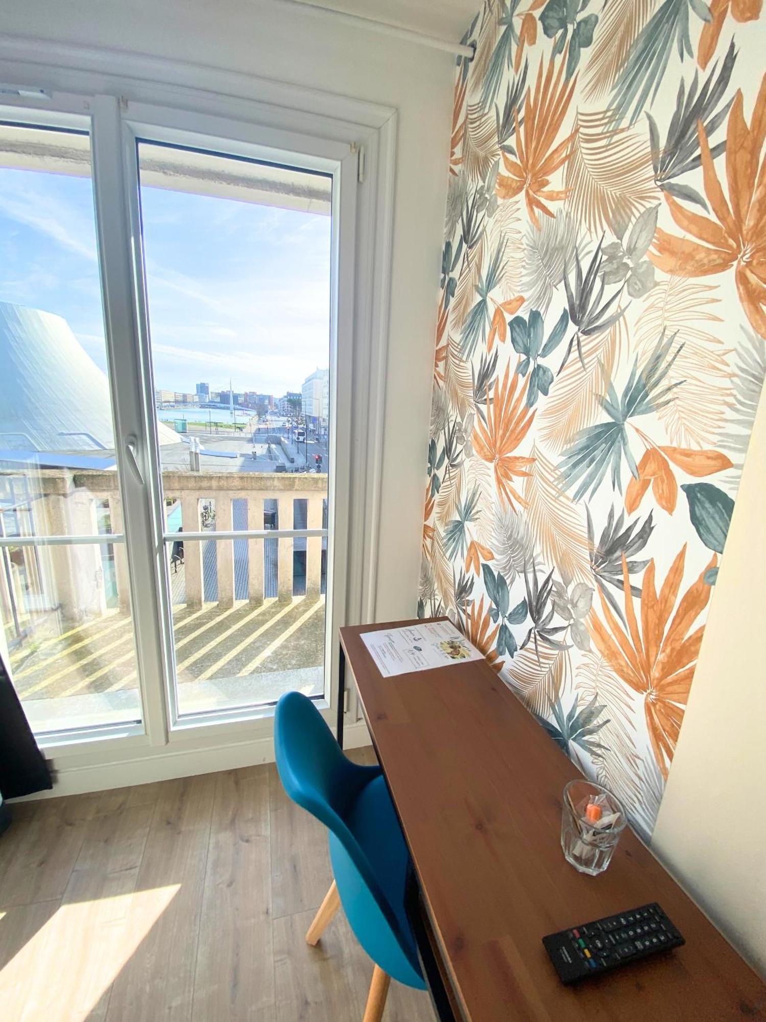 Studio Balcony