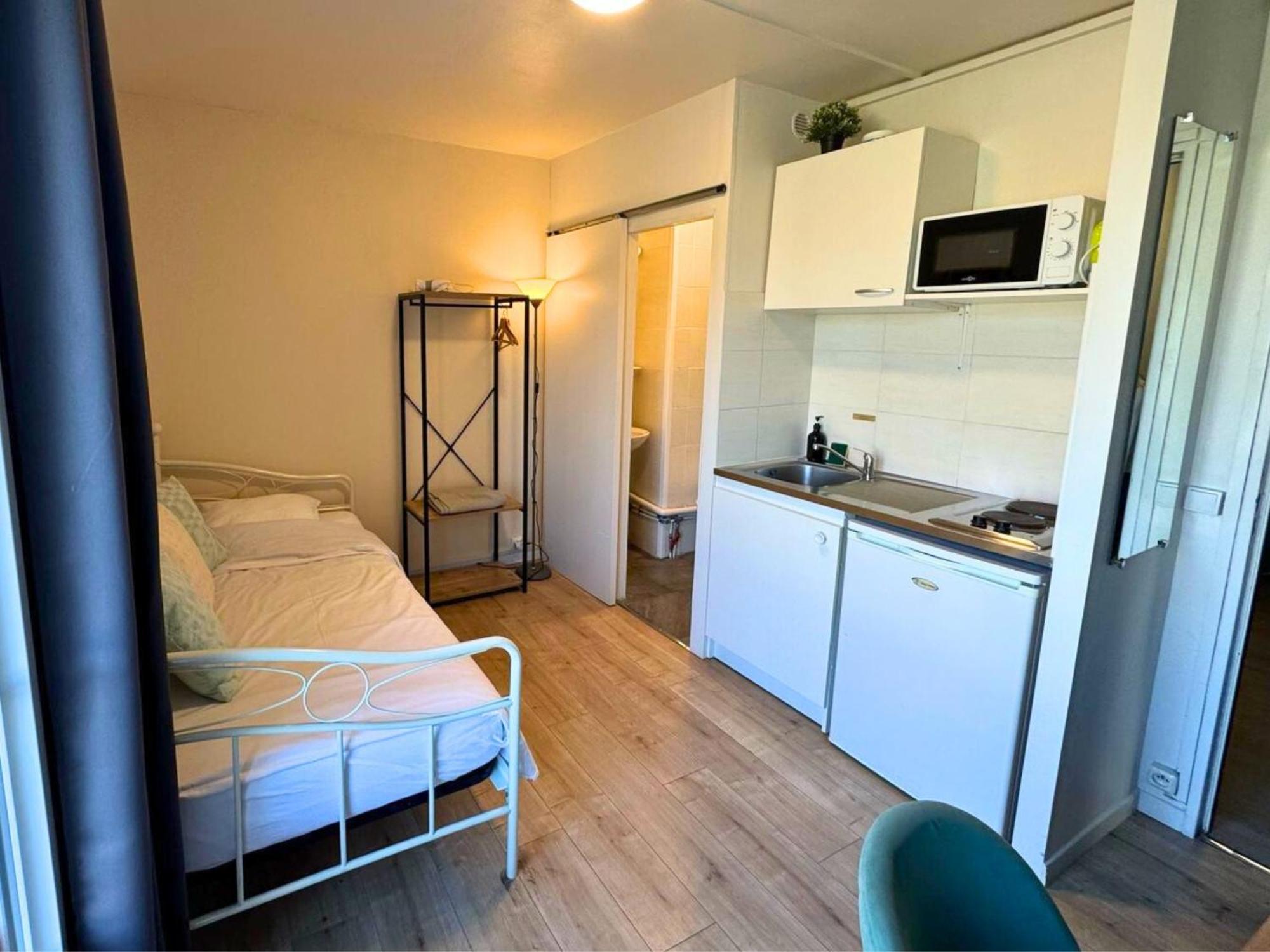 Studio Apartment