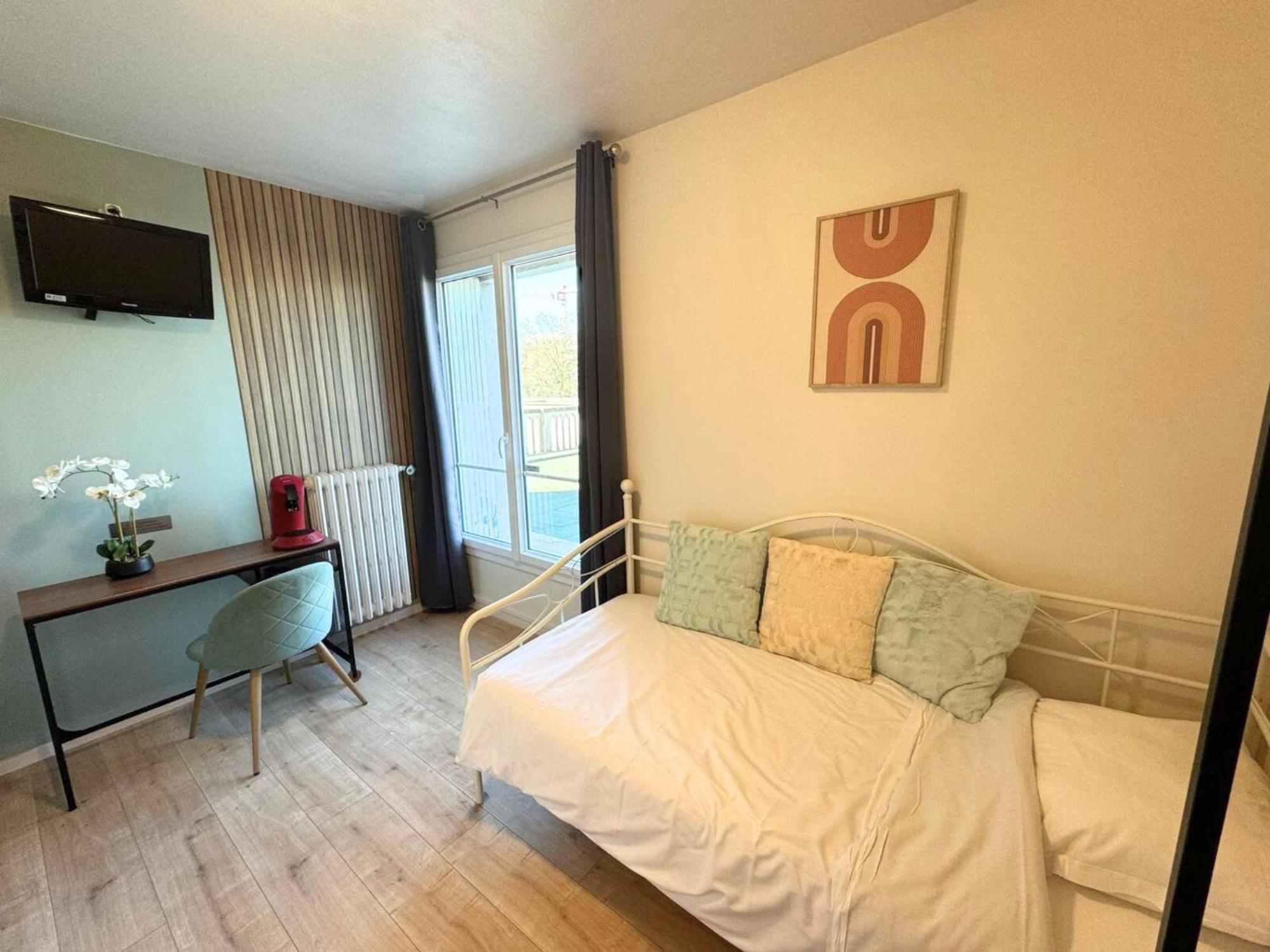 Studio Apartment