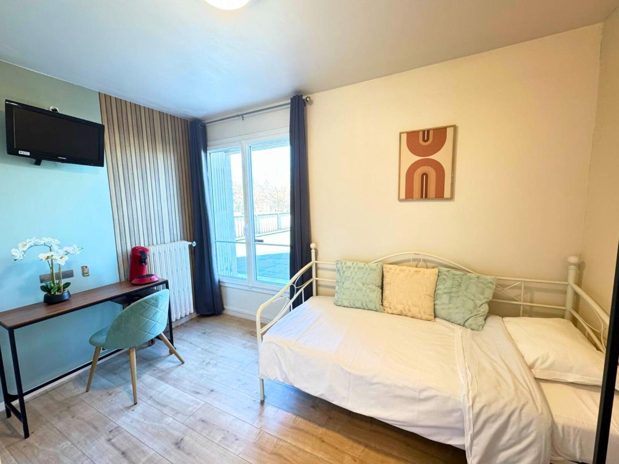 Studio Apartment